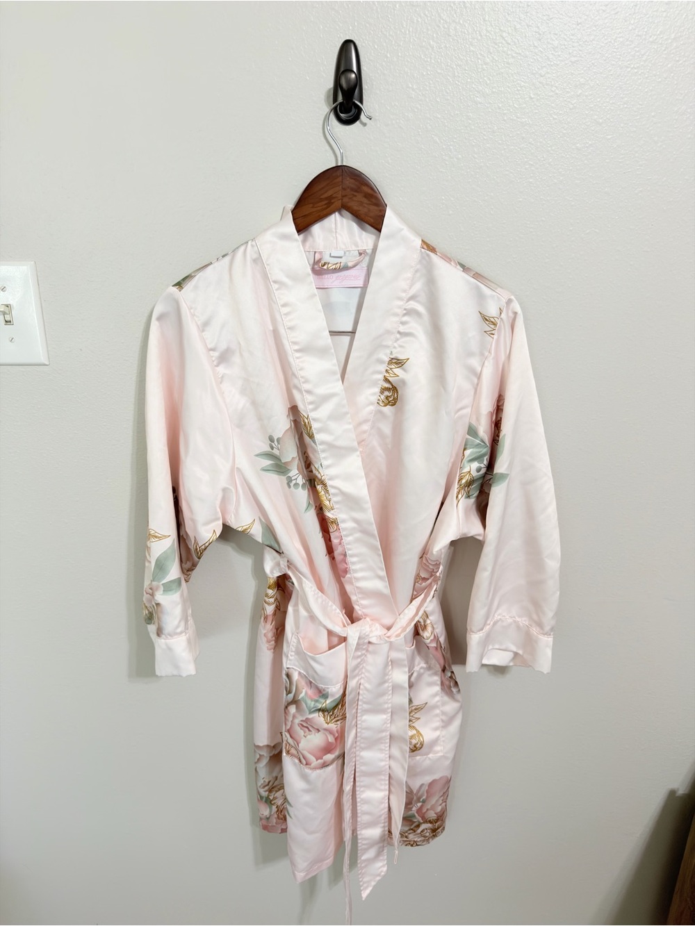 Hello Gorgeous Pink Floral Satin Robe Kimono Sleeve Silky Loungewear